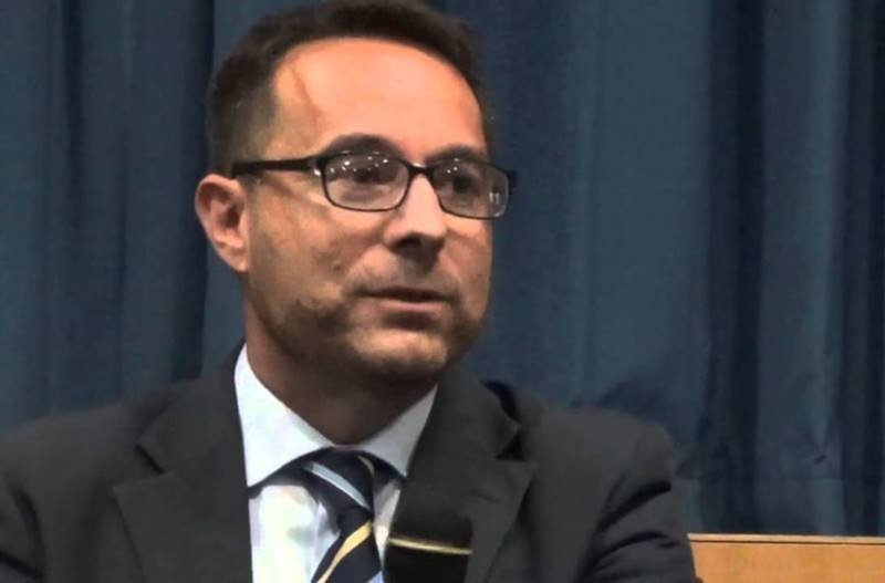 Ernie di reparto cervicale di un trattamento di sintomi di spina dorsale s6 s7